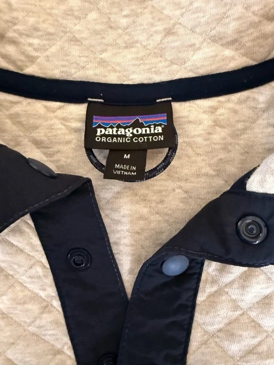 Patagonia Women’s Quilted Pullover Sweater - Light Cream with Navy Trim - Picture 3 of 3